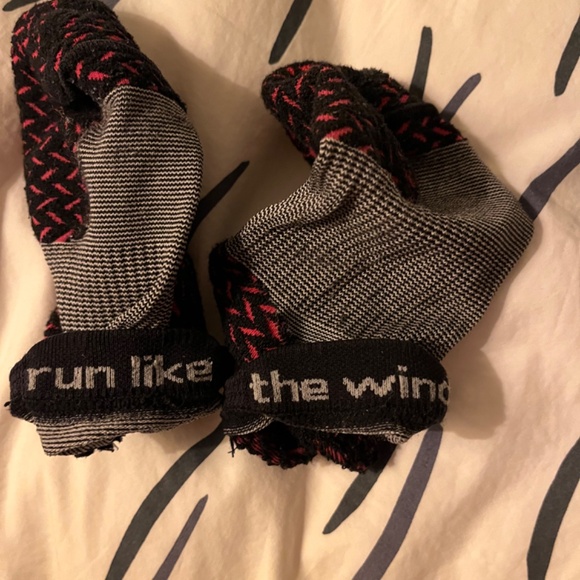 Lululemon Ultimate Padded Run SOCKS - 2 pair - Picture 2 of 4